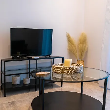 Sirokos Apartament *